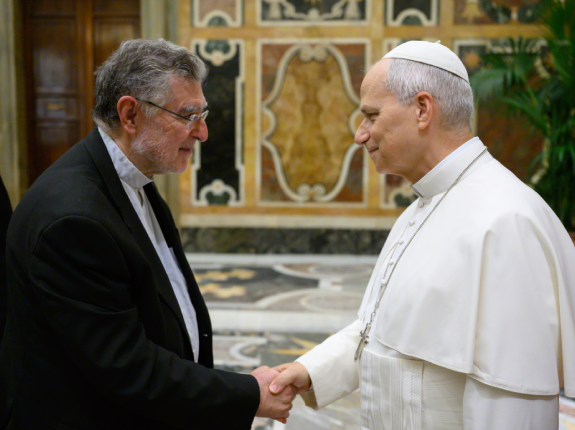 Saluto tra il Presidente Avepro e Papa Leone XIV